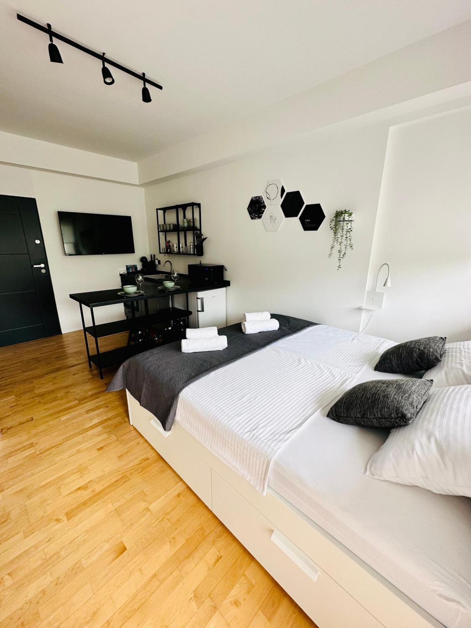 Clouds Apartments Ciovo - 20 Meters From Copacabana Beach Trogir Exteriör bild